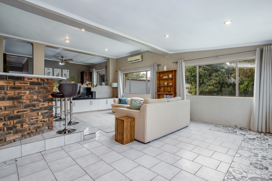 4 Bedroom Property for Sale in Paarl North Western Cape